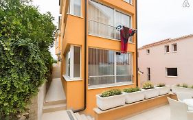 Apartment House Split